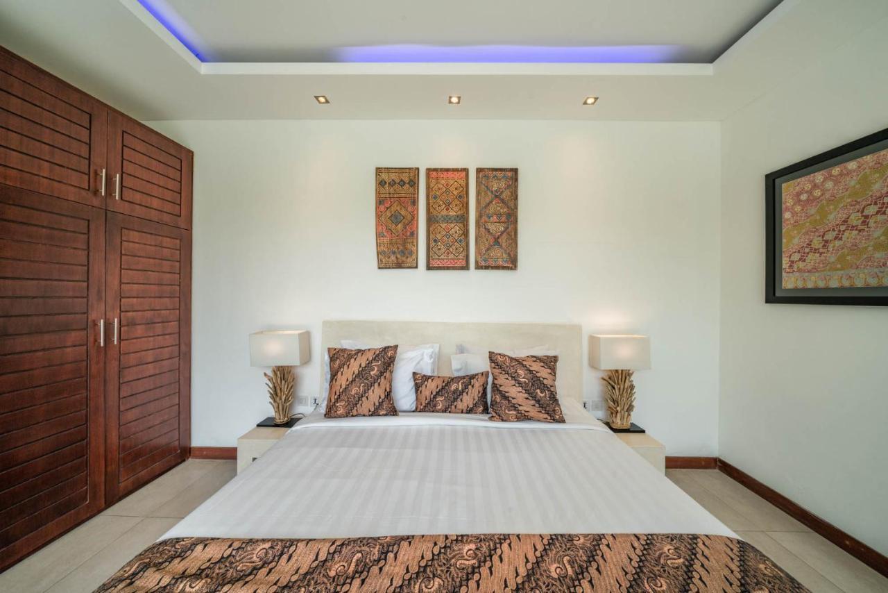 Villa Tira - Elegant 3Br In Central Seminyak Exterior photo
