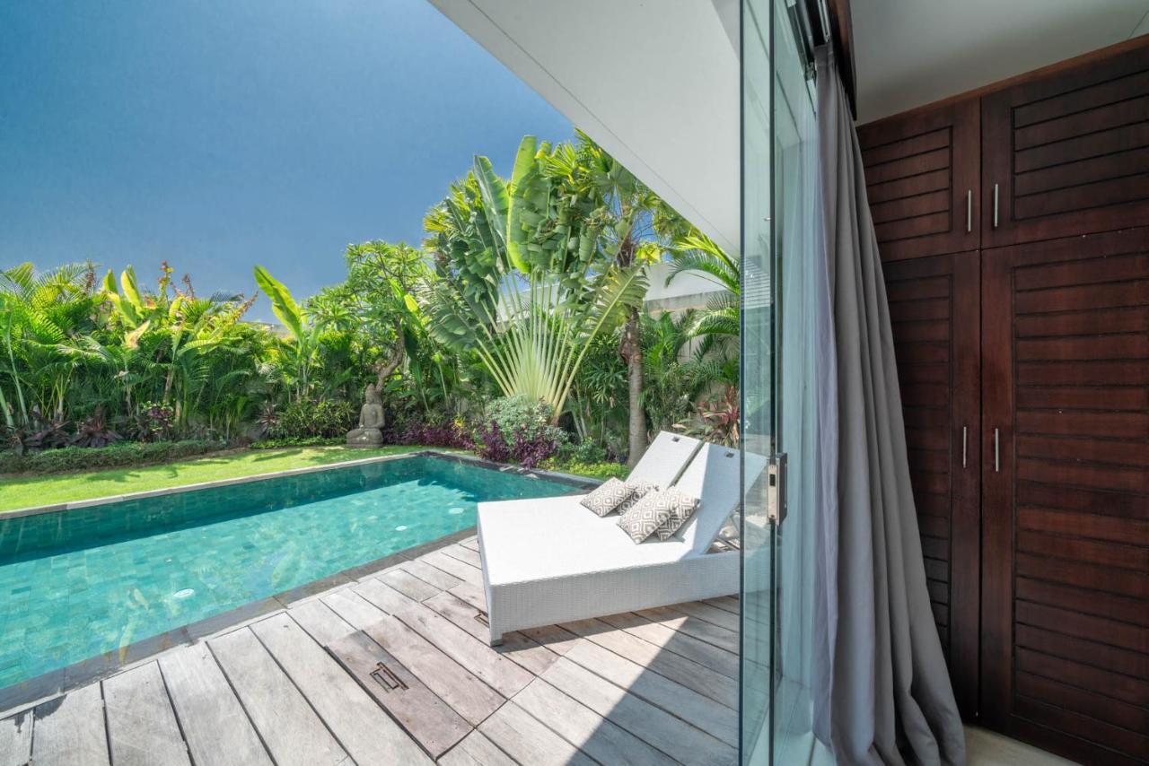 Villa Tira - Elegant 3Br In Central Seminyak Exterior photo