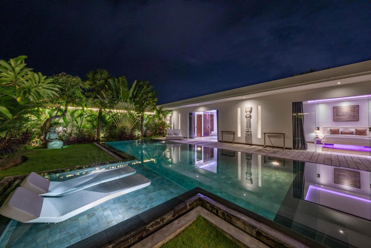 Villa Tira - Elegant 3Br In Central Seminyak Exterior photo